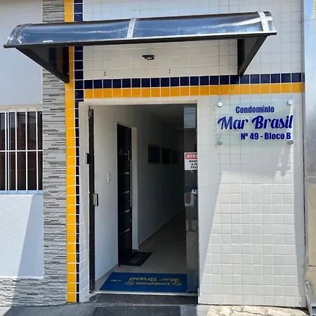 Apartamento kitnet 4 quadras Praia das Toninhas Ubatuba com 2 piscinas para até 4 pessoas-2